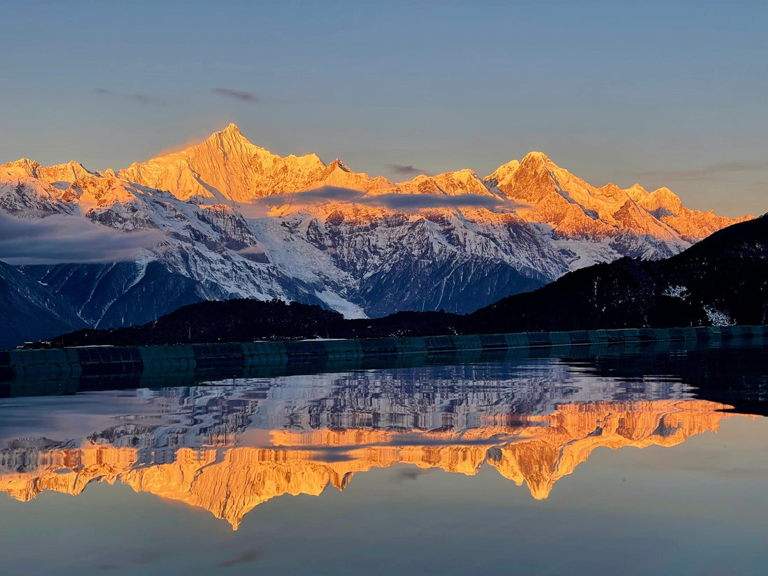 梅里雪山：目睹星河流淌與日照金山